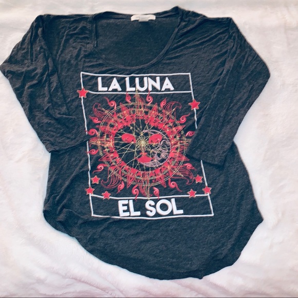 ❗️SOLD❗️ Gray Quarter Length Sleeve Shirt - Picture 8 of 11